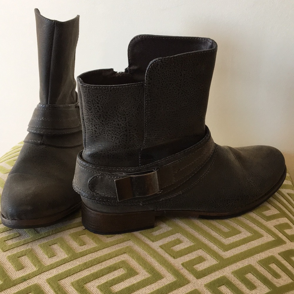 gray boots